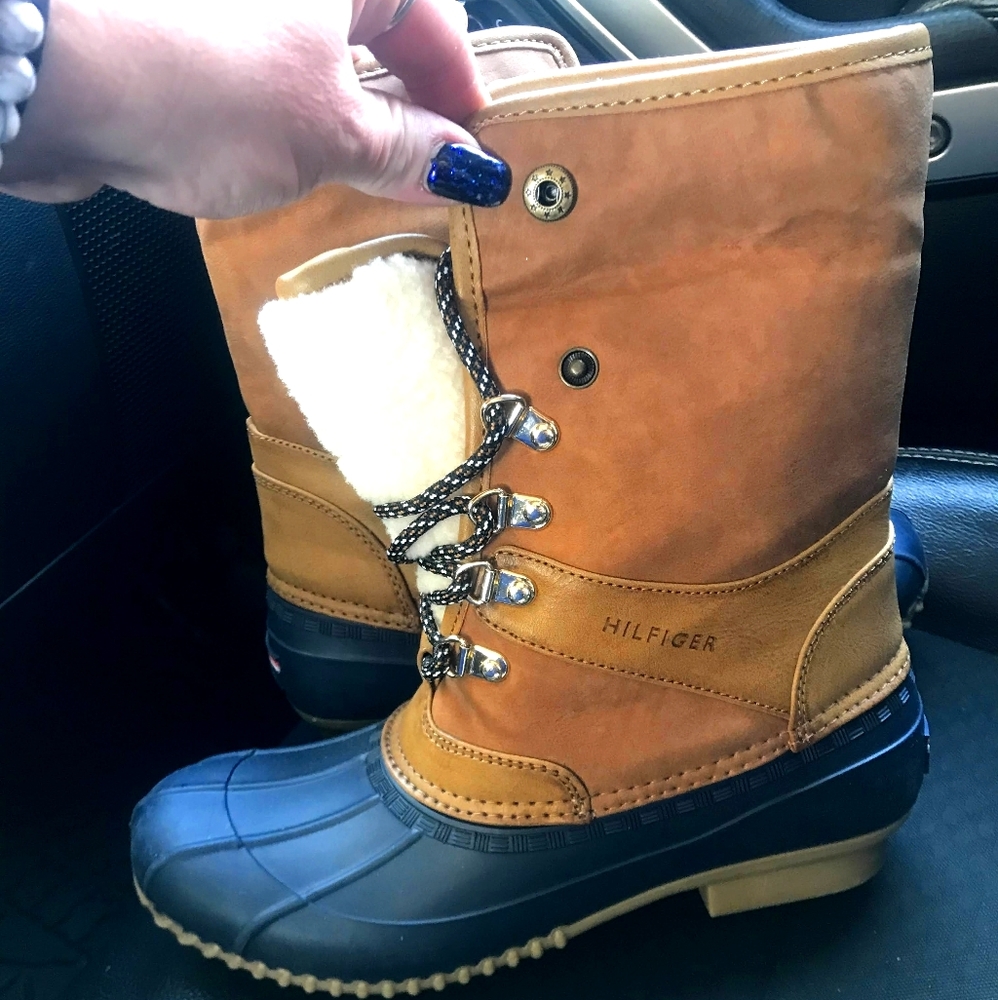 Tommy Hilfiger boots size 8